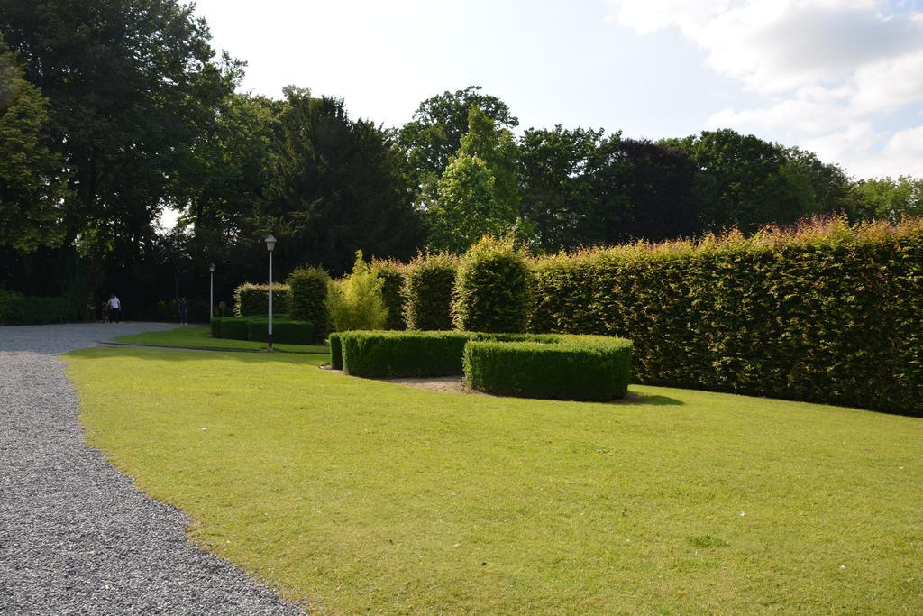 Haras Des Chartreux Hotell Estaimbourg Exteriör bild