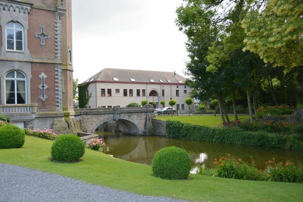 Haras Des Chartreux Hotell Estaimbourg Exteriör bild