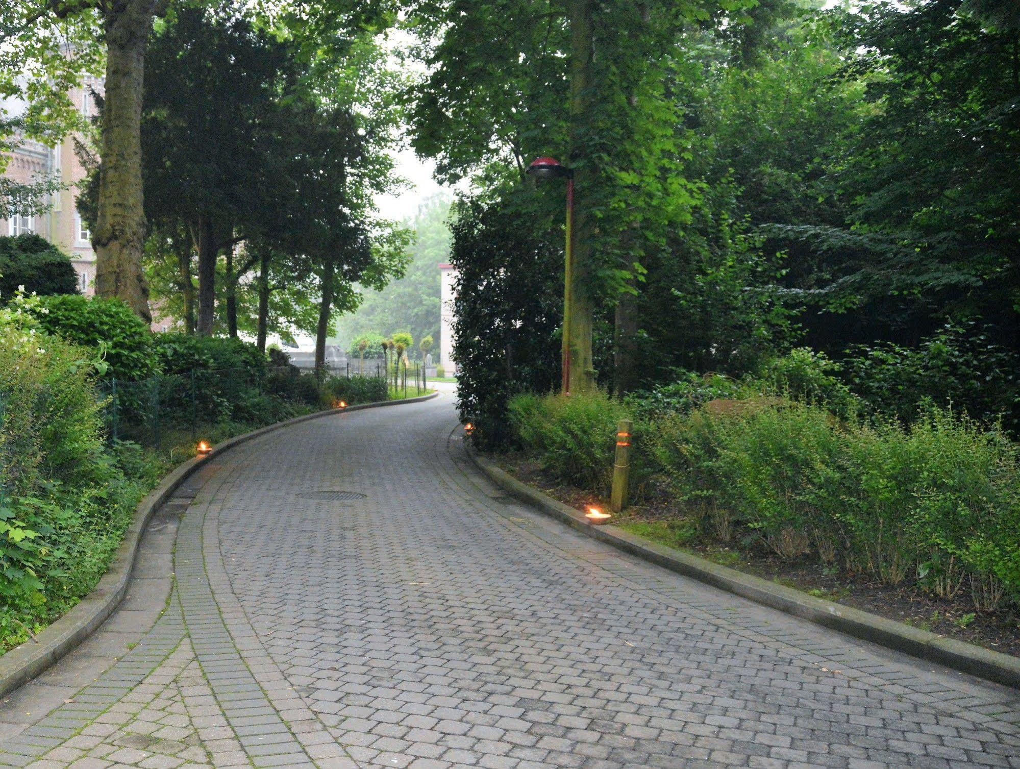 Haras Des Chartreux Hotell Estaimbourg Exteriör bild